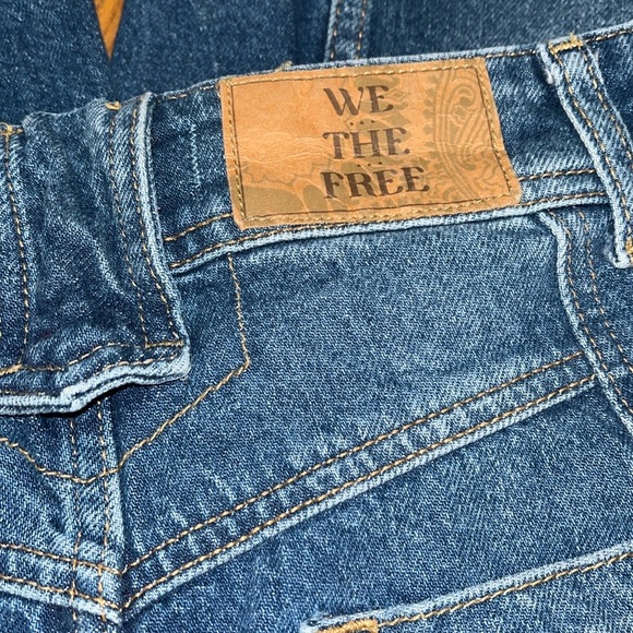 We The Free Cruisin Wife Crop Indigo Denim Shorts - Picture 4 of 6